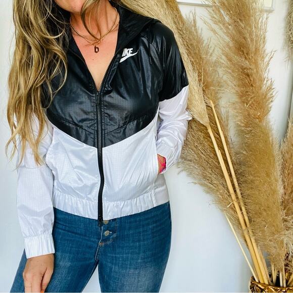 NEW NIKE Black White Colorblock Solid Windbreaker Jacket Hoodie Hood Pockets S - Picture 3 of 10